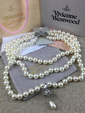 NWT Vivienne Westwood Three Row Pearl Bas Relief Choker in Silver